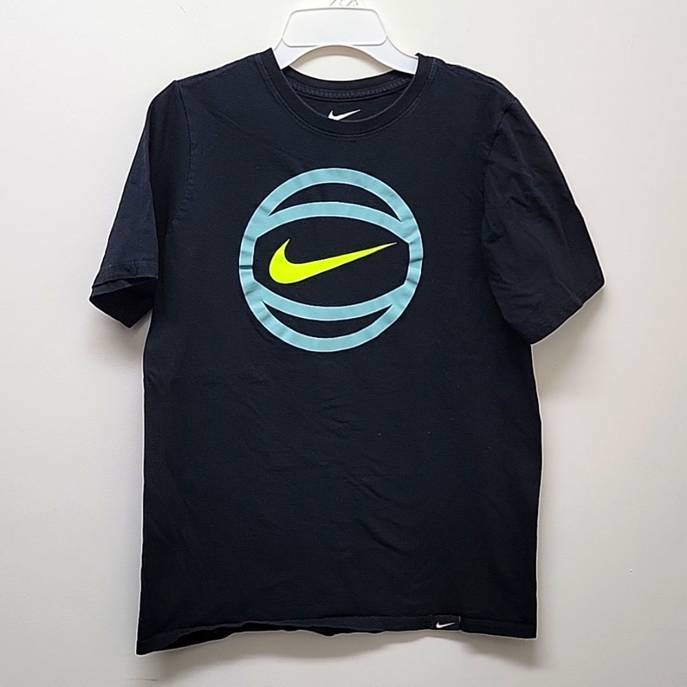 Discounted - Condition Good - Nike Boys Athletic Shirt - Size XL